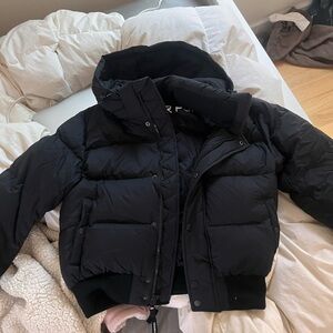 Aritzia super puff bomber